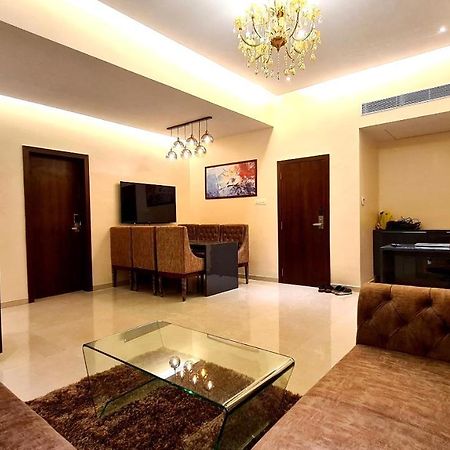 Galaxy Club & Hotel Bijāpur Екстериор снимка