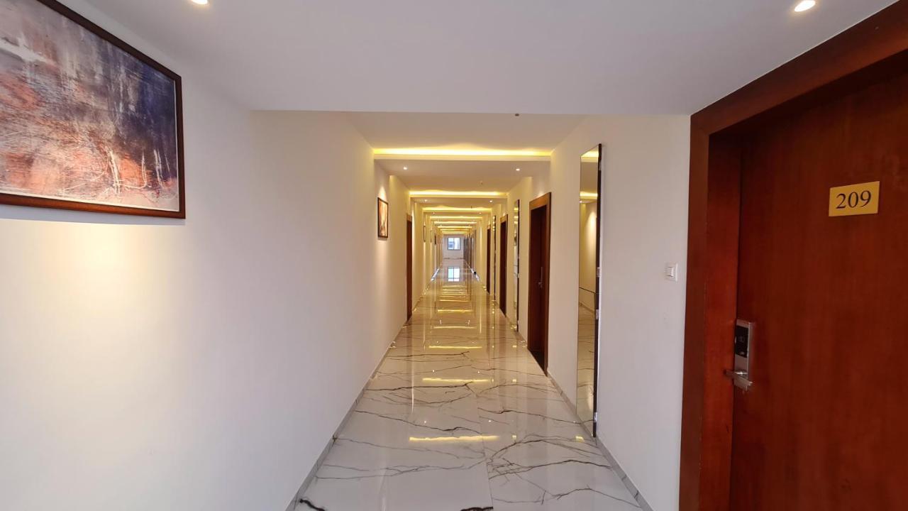 Galaxy Club & Hotel Bijāpur Екстериор снимка