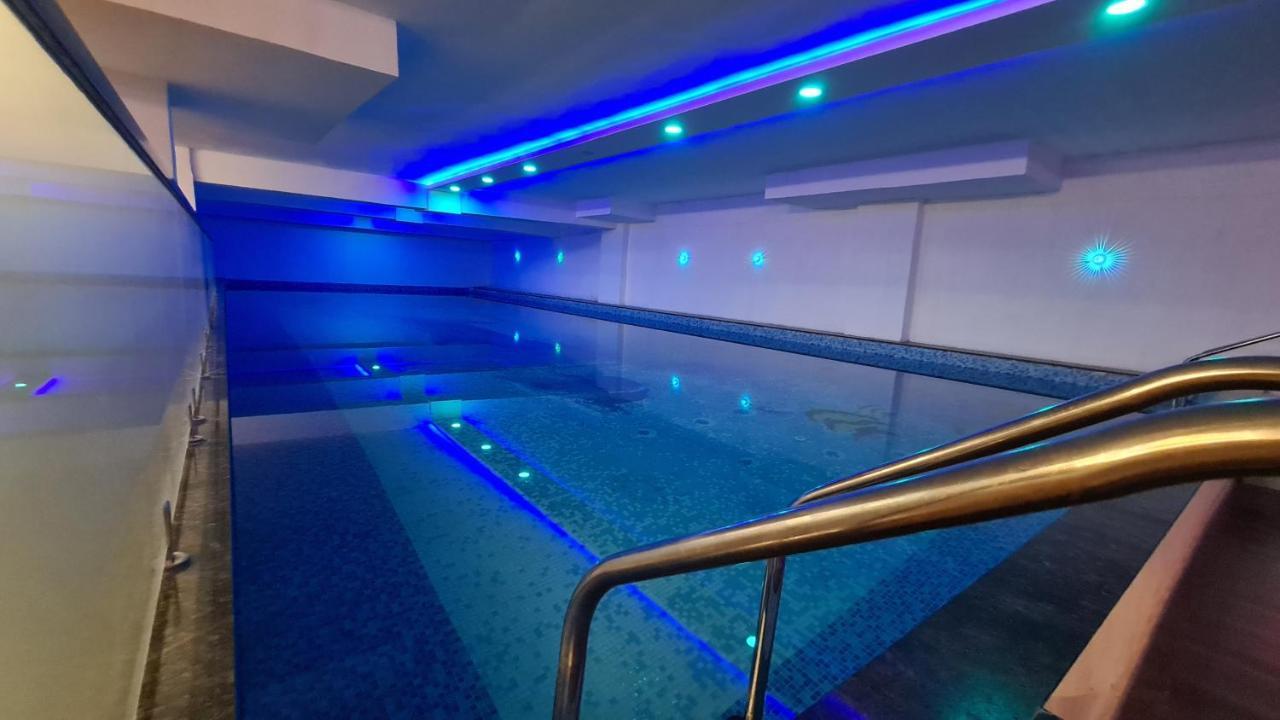 Galaxy Club & Hotel Bijāpur Екстериор снимка