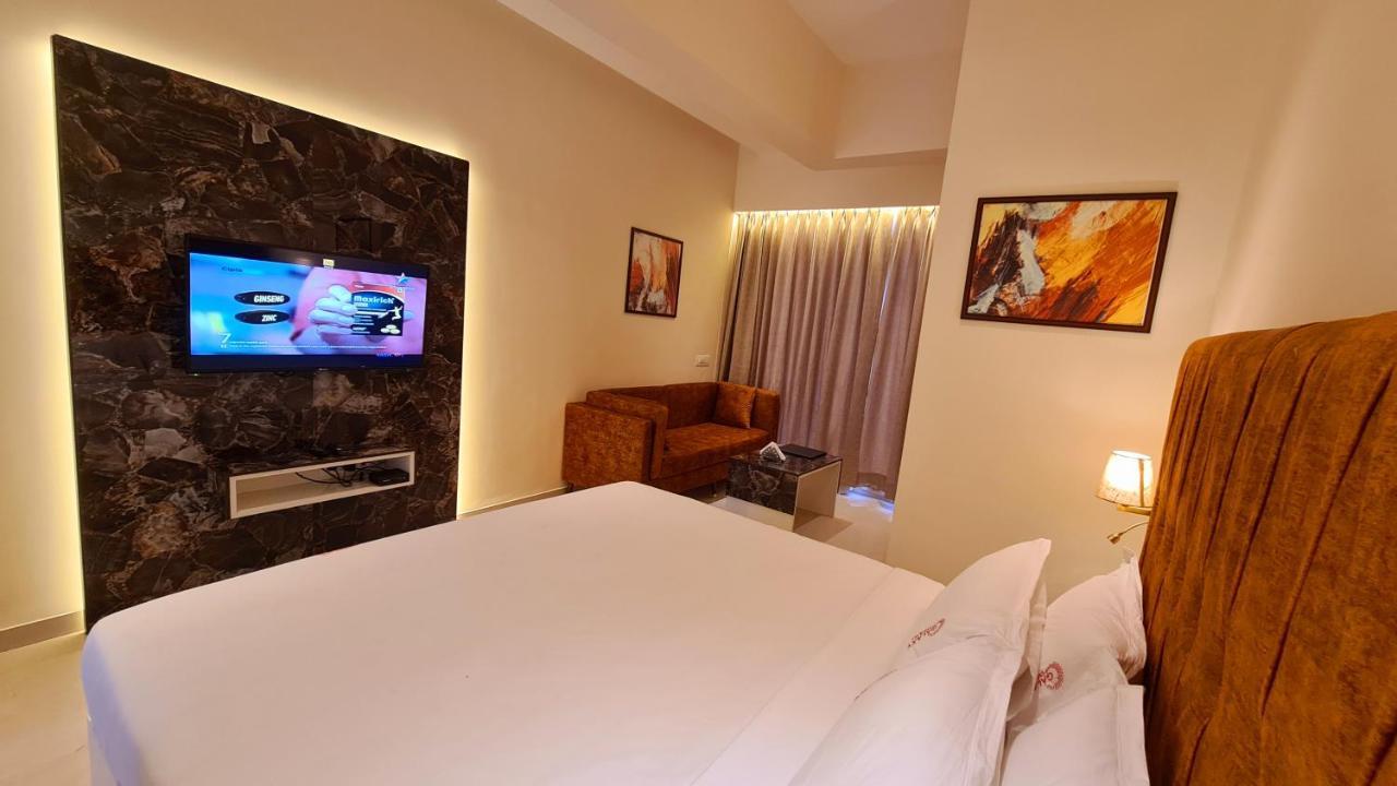 Galaxy Club & Hotel Bijāpur Екстериор снимка