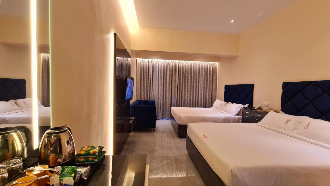 Galaxy Club & Hotel Bijāpur Екстериор снимка