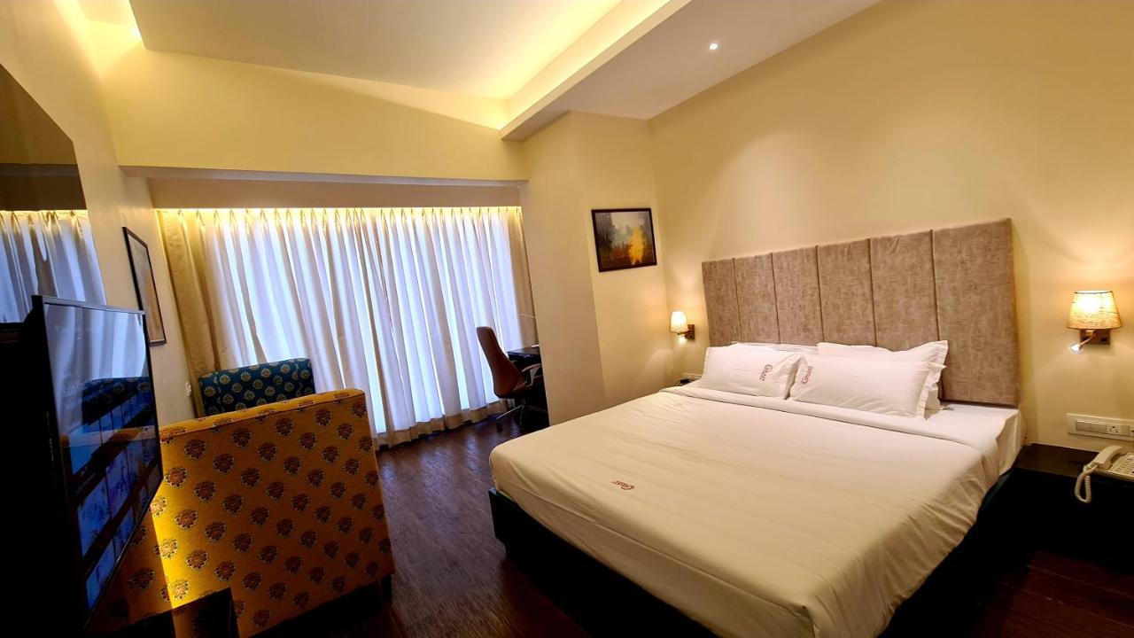 Galaxy Club & Hotel Bijāpur Екстериор снимка