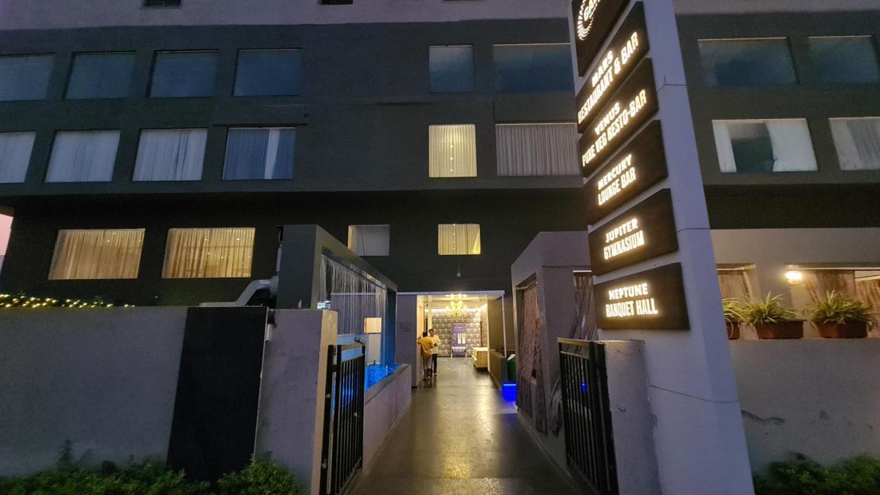 Galaxy Club & Hotel Bijāpur Екстериор снимка