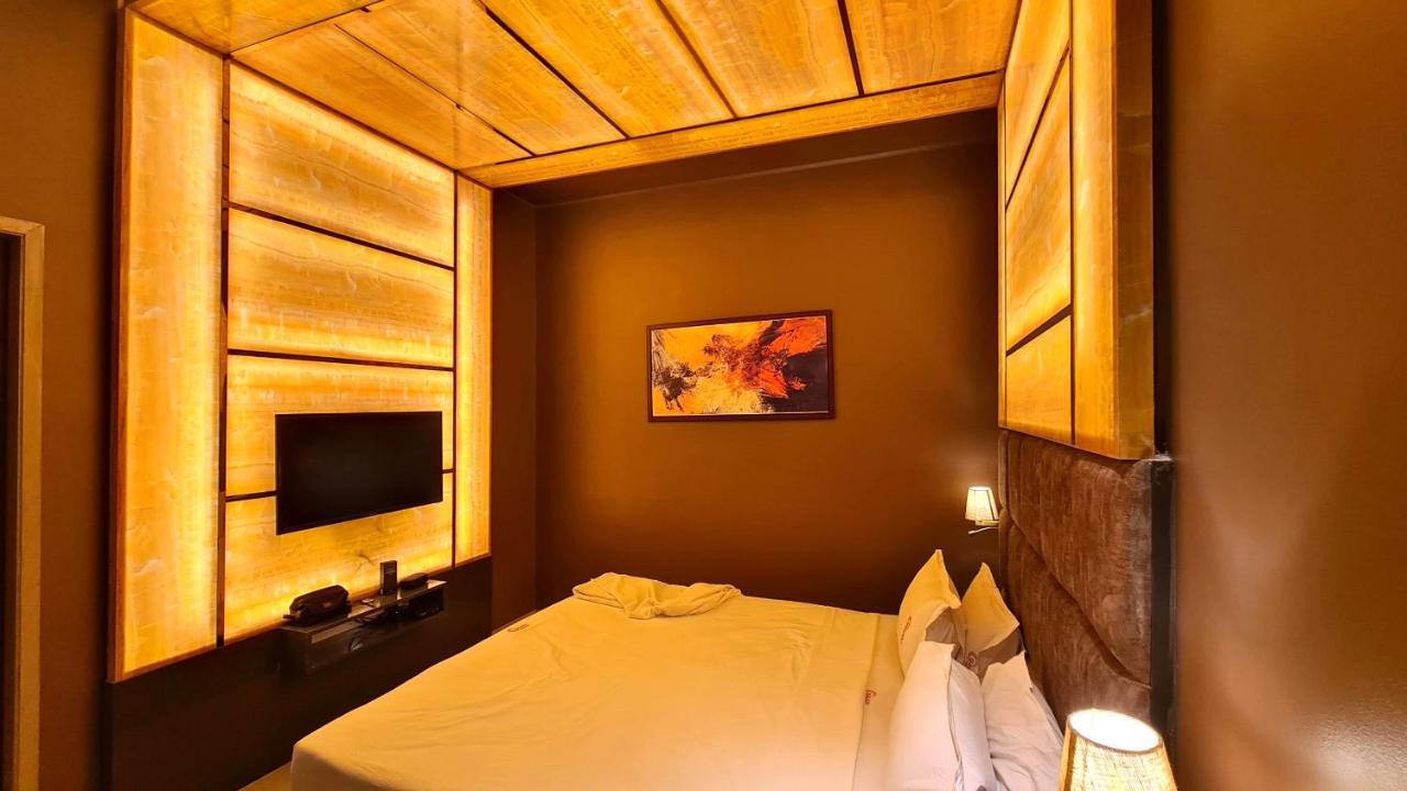 Galaxy Club & Hotel Bijāpur Екстериор снимка