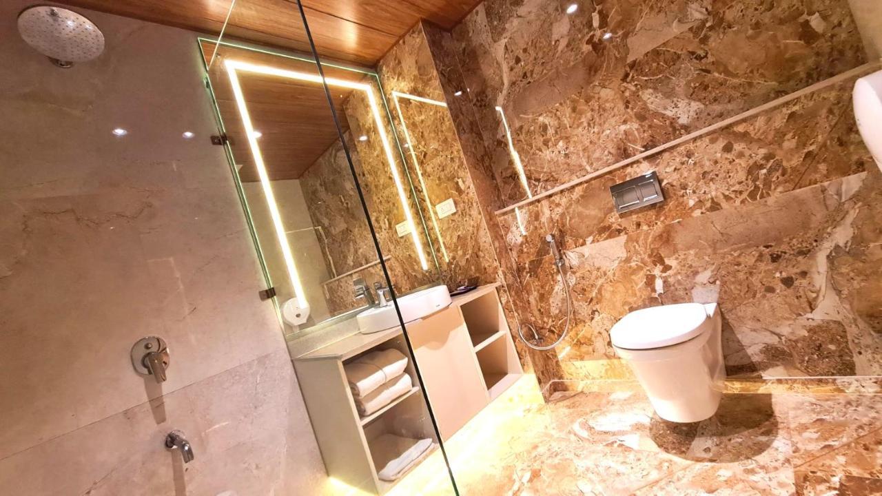 Galaxy Club & Hotel Bijāpur Екстериор снимка