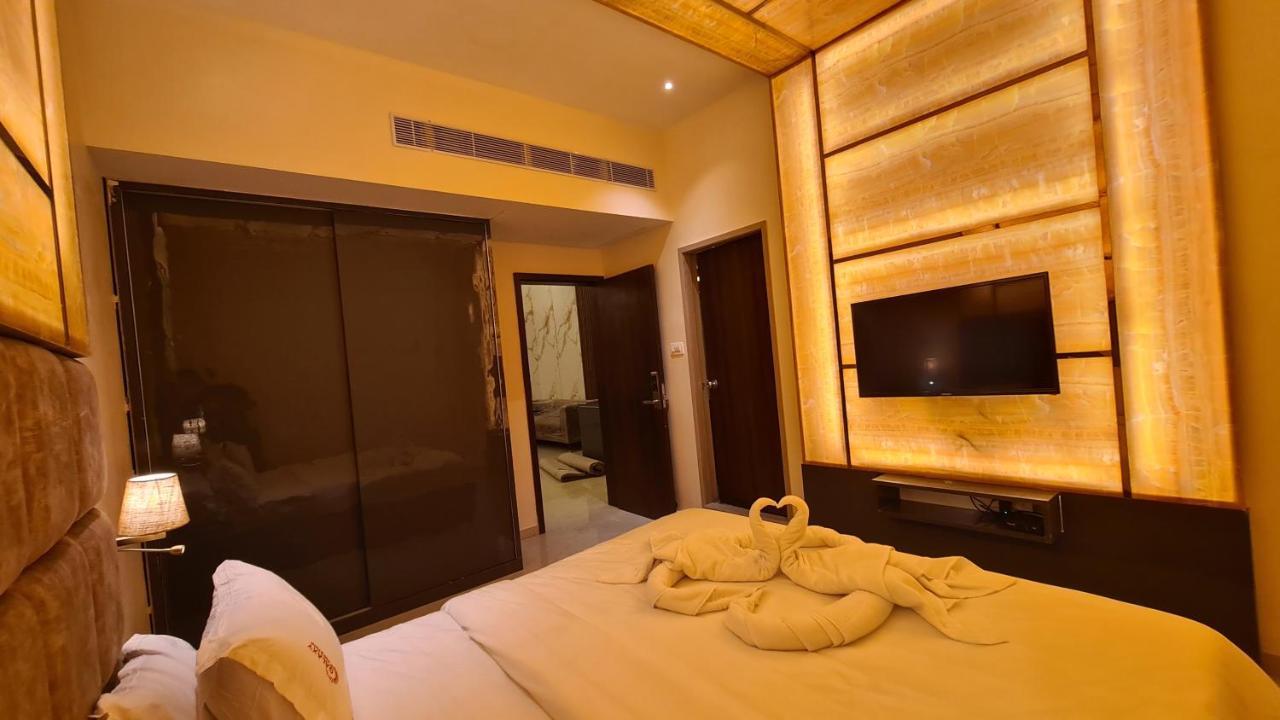 Galaxy Club & Hotel Bijāpur Екстериор снимка